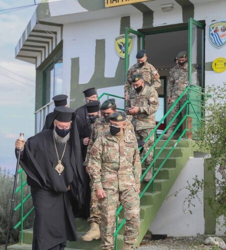 Ο Αρχιεπίσκοπος Κύπρου επισκέφθηκε τους στρατιώτες μας με την ευκαιρία των εορτών adologala.gr kypros nea