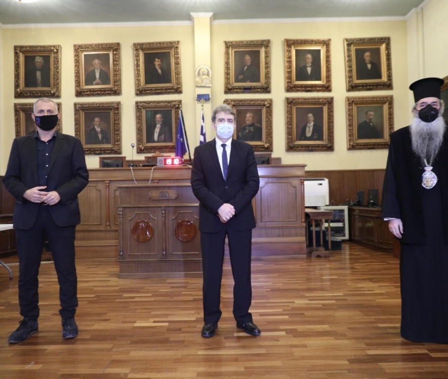 Συνάντηση Υπουργού Προστασίας του Πολίτη με Δήμαρχο και Μητροπολίτη Πειραιώς