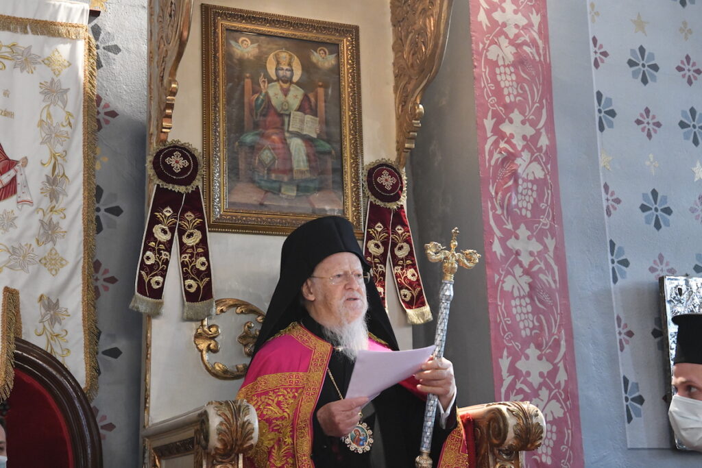 Στο Ι. Αγίασμα της Παναγιάς των Βλαχερνών τελέσε ο Οικουμενικός Πατριάρχης την Γ' Στάση των Χαιρετισμών 