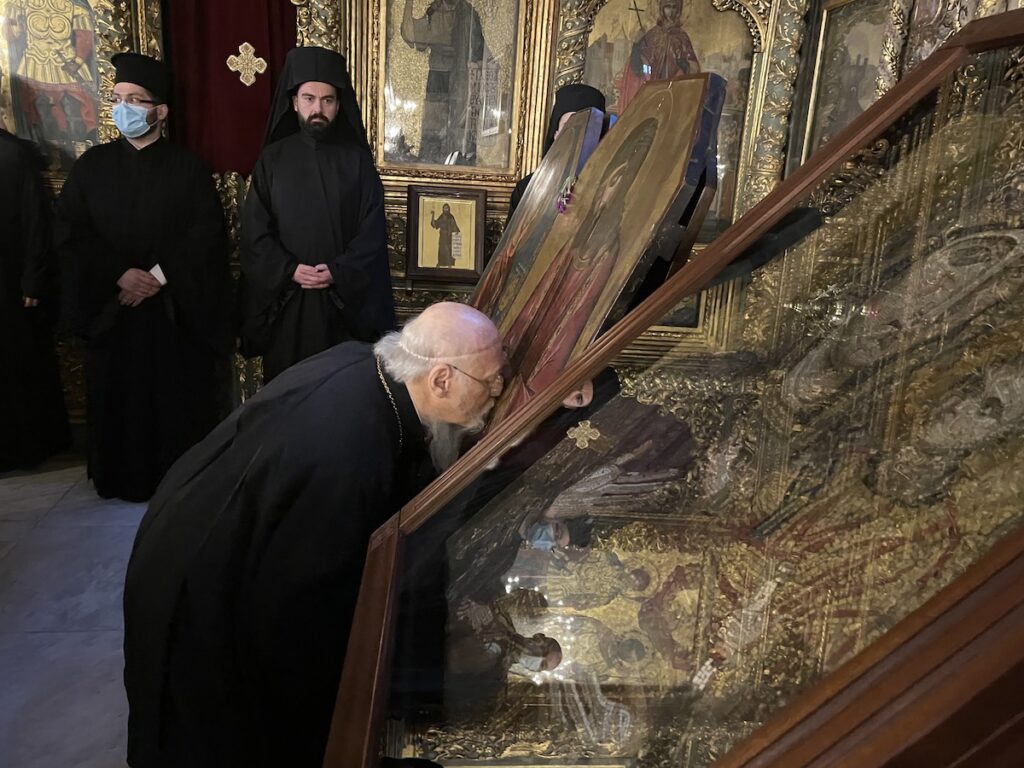 M. Δευτέρα: H Aκολουθία του Νυμφίου 