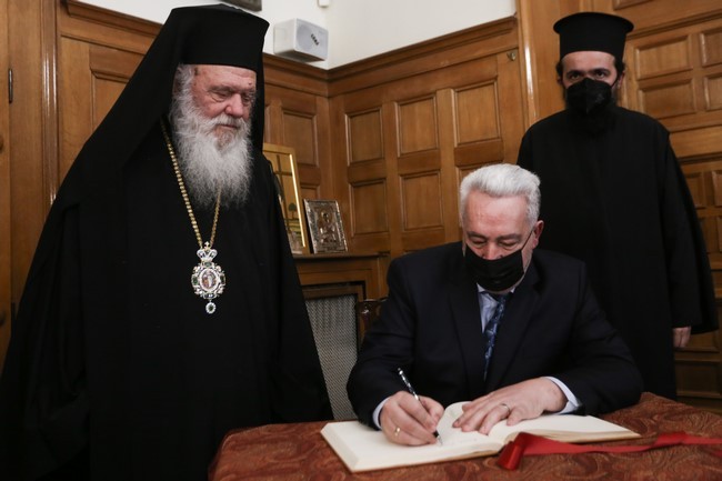 Ο-Πρωθυπουργός-του-Μαυροβουνίου-Ζντράβκο-Κριβοκάπιτς-επισκέφθηκε-τον-Αρχιεπίσκοπο-Ιερώνυμο-Τι-συζήτησαν