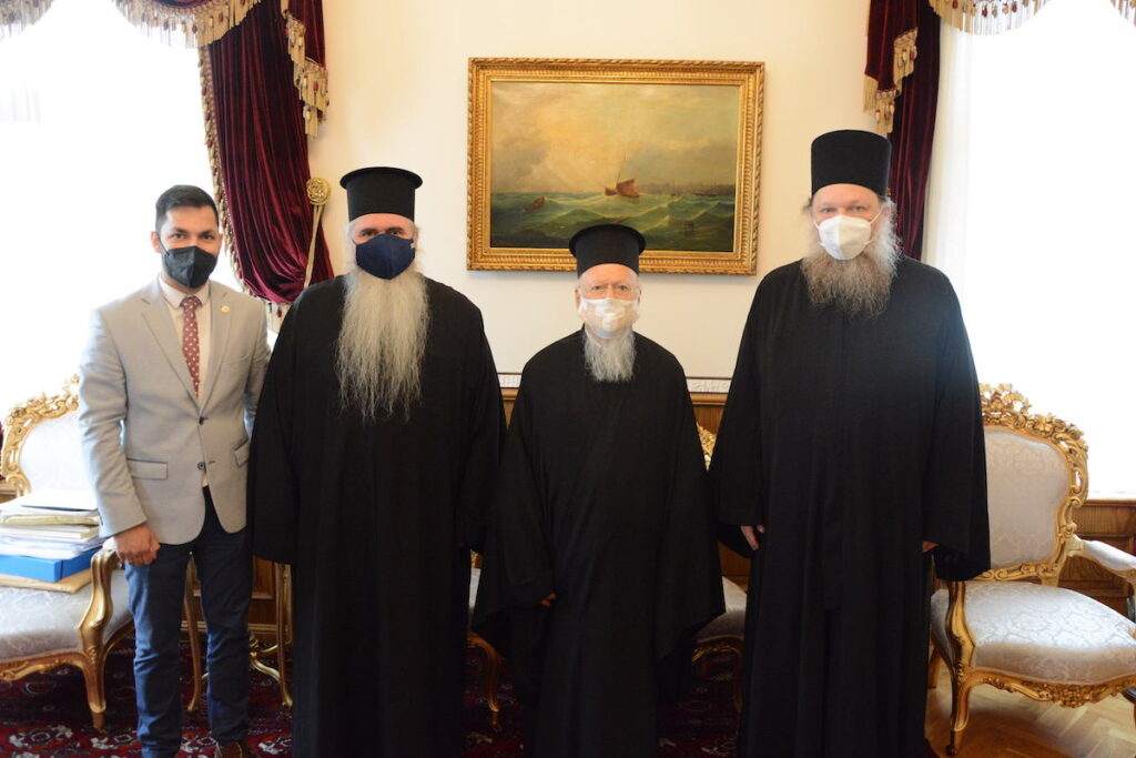 Ο Μητροπολίτης Νέας Κρήνης και Καλαμαριάς και ο Καθηγούμενος της Ι.Μονής Εσφιγμένου Αγίου Όρους στο Φανάρι