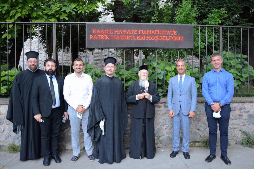 Θερμή υποδοχή του Οικουμενικού Πατριάρχη στον Ι.Ν. της Παναγίας Κουμαριώτισσας στον Βόσπορο 11