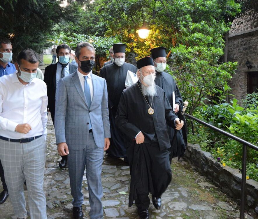 Θερμή υποδοχή του Οικουμενικού Πατριάρχη στον Ι.Ν. της Παναγίας Κουμαριώτισσας στον Βόσπορο 11