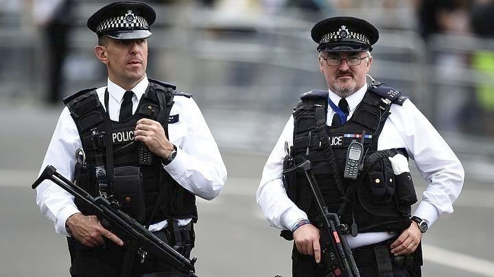 Βρετανία: Ένοπλοι επιτέθηκαν σε λεωφορείο στη Βόρεια Ιρλανδία