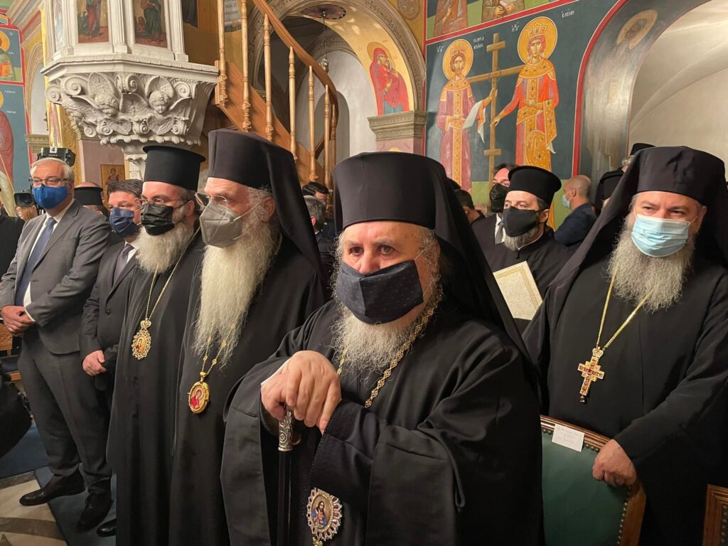 Εσπερινό στο Μετόχι της Ι.Μ. Σίμωνος Πέτρας στον Βύρωνα τέλεσε ο Οικουμενικός Πατριάρχης - Adologala.gr 