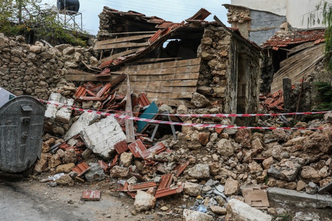 Η ΠτΔ στις σεισμόπληκτες περιοχές του Ηρακλείου «Με τη στήριξη της Πολιτείας οι άνθρωποι θα γυρίσουν στα σπίτια τους»