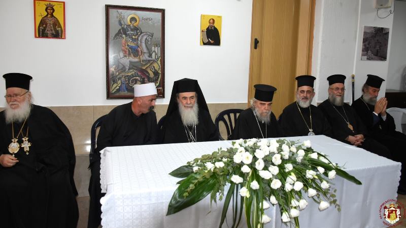 Στην Πκέα Λειτούργησε ο Πατριάρχης Ιεροσολύμων Θεόφιλος - Adologala.gr 