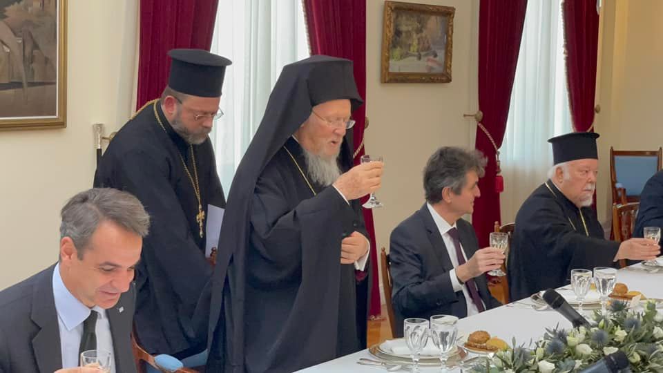 Συνάντηση Οικουμενικού Πατριάρχη κ.κ. Βαρθολομαίου με την Πρόεδρο της Δημοκρατίας Κατερίνα Σακελλαροπούλου & Γέυμα στο Προεδρικό 