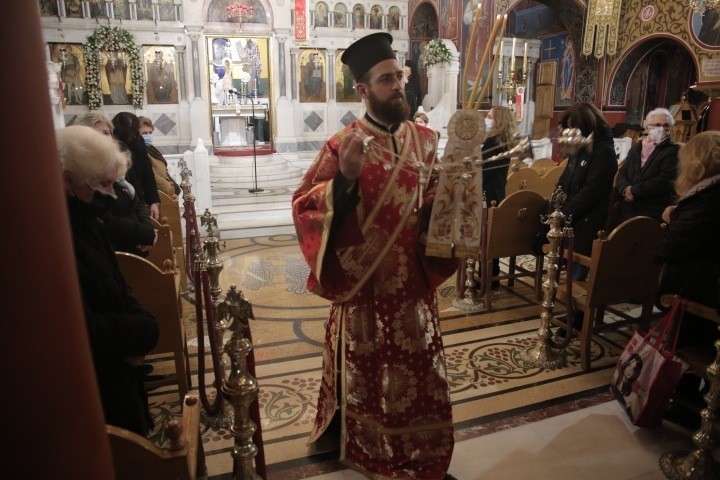 Λιτανεία της Ιεράς Εικόνας της Αγίας Βαρβάρας Δάφνης - Adologala.gr 