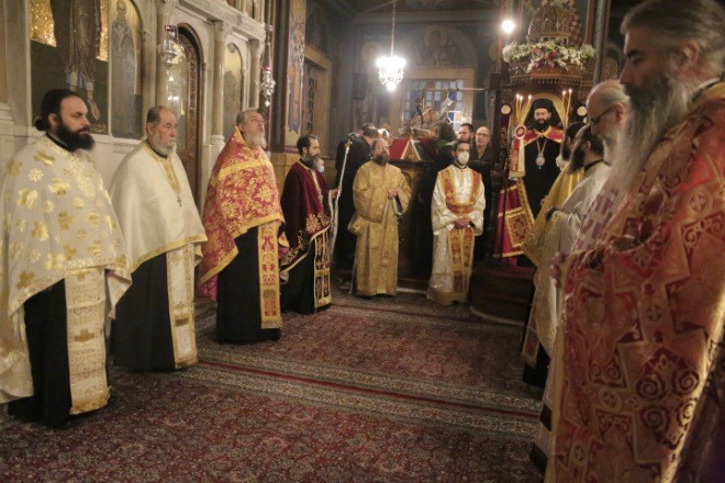 Ο εσπερινός του Αγίου Ελευθερίου στον πανηγυρίζοντα Ιερό Ναό του Γκύζη - Adologala.gr 