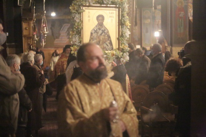 Ο εσπερινός του Αγίου Ελευθερίου στον πανηγυρίζοντα Ιερό Ναό του Γκύζη - Adologala.gr 