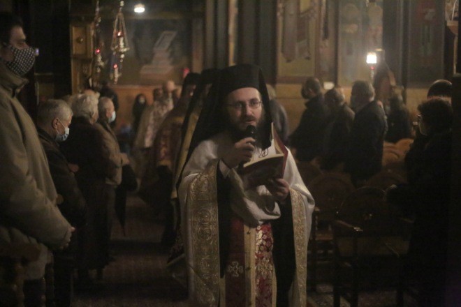 Ο εσπερινός του Αγίου Ελευθερίου στον πανηγυρίζοντα Ιερό Ναό του Γκύζη - Adologala.gr 