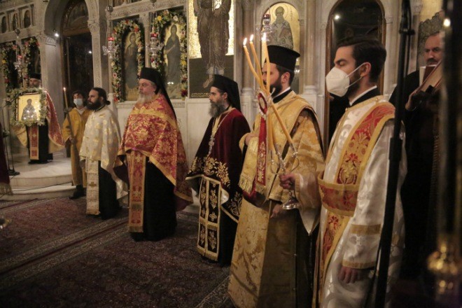 Ο εσπερινός του Αγίου Ελευθερίου στον πανηγυρίζοντα Ιερό Ναό του Γκύζη - Adologala.gr 