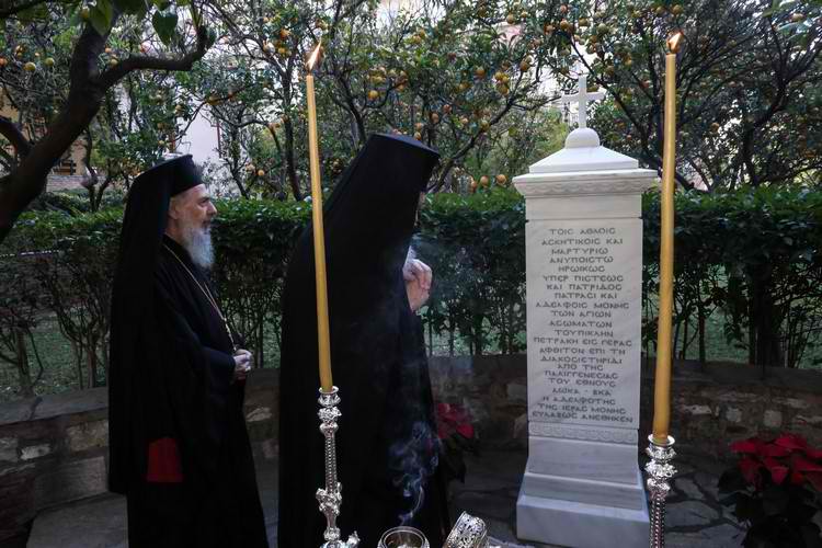 Αποκαλυπτήρια στήλης προς τιμήν των πατέρων της Μονής Πετράκη για τη συμβολή τους στους αγώνες του Έθνους