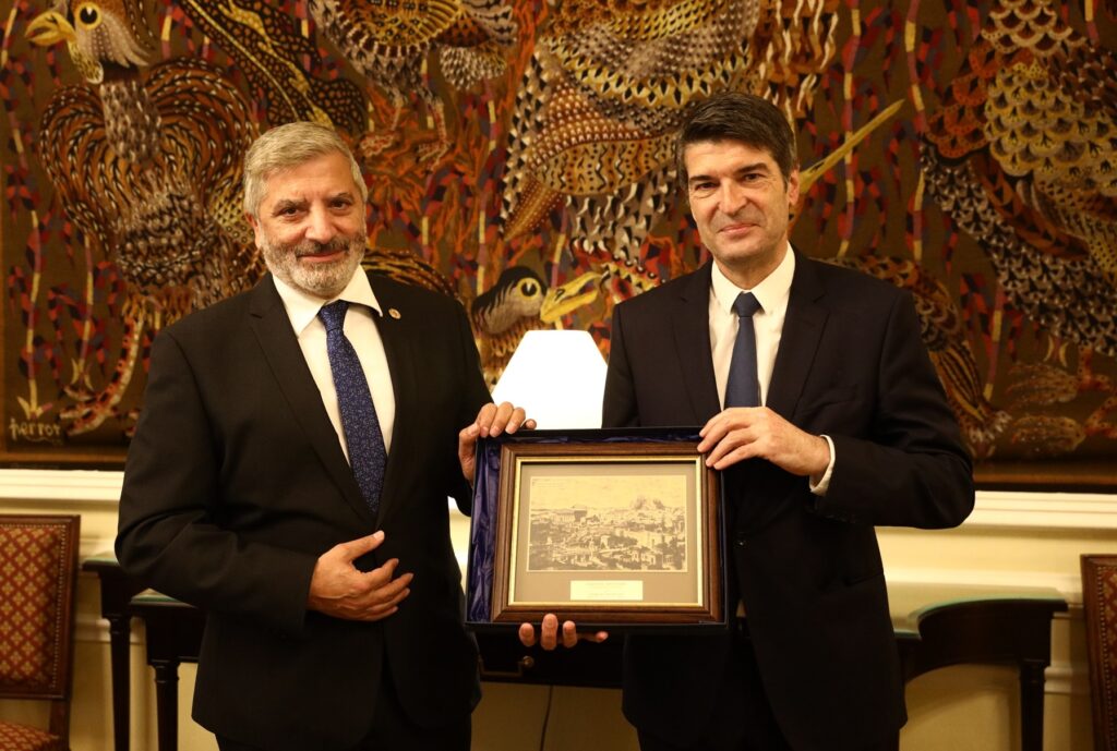 Συνάντηση του Περιφερειάρχη Αττικής με τον Γάλλο Πρέσβη Patrick Maisonnave - Adologala.gr