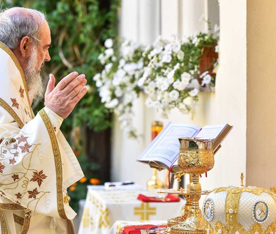30 Αποφθέγματα από τον Πατριάρχη Δανιήλ για την προσευχή