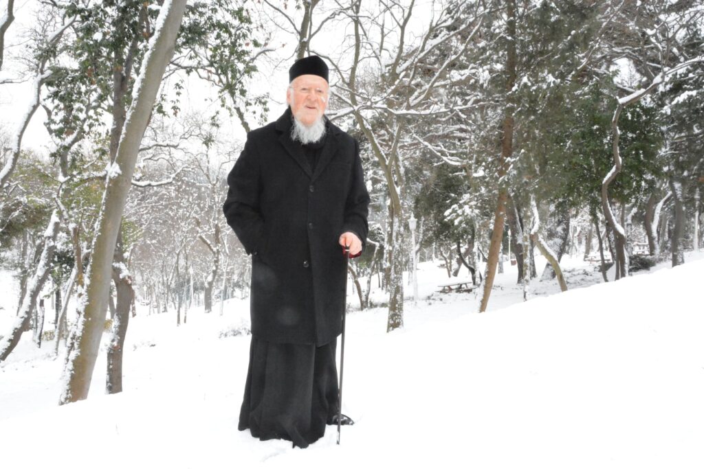 Περίπατο στο χιονισμένο πάρκο του Yildiz έκανε ο Οικουμενικός Πατριάρχης 5