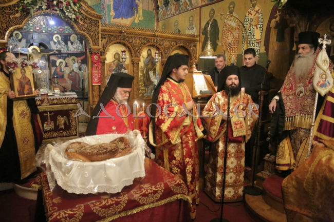 Μέγας Εσπερινός Αγίου Ιερομάρτυρος Χαραλάμπους στη Καστέλλα του Πειραιά