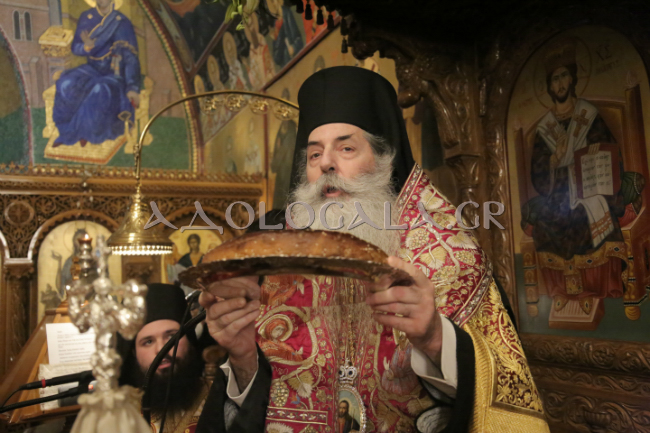 Μέγας Εσπερινός Αγίου Ιερομάρτυρος Χαραλάμπους στη Καστέλλα του Πειραιά
