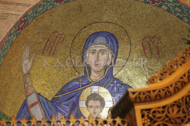 Μέγας Εσπερινός Αγίου Ιερομάρτυρος Χαραλάμπους στη Καστέλλα του Πειραιά