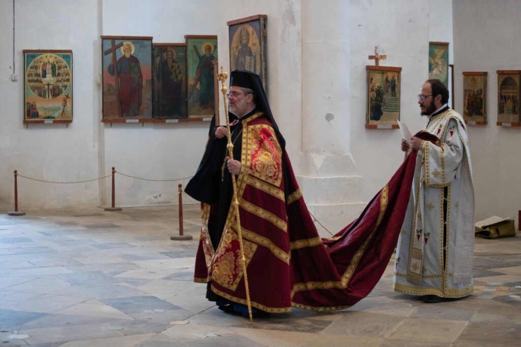 Θεία Λειτουργία στο Καθολικό της Κατεχόμενης Μονής Αποστόλου Βαρνάβα
