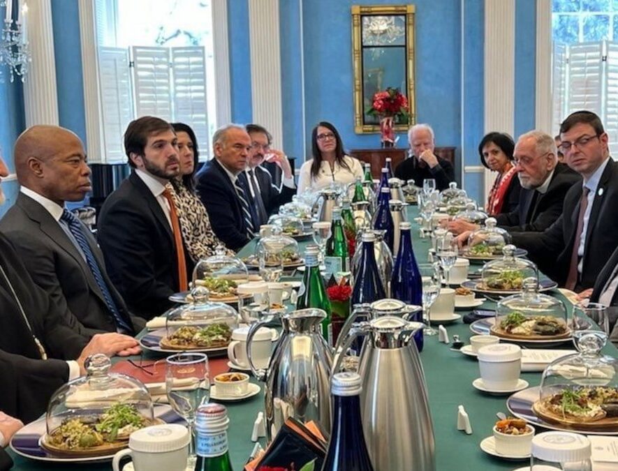 Με τον δήμαρχο της Νέας Υόρκης συναντήθηκαν εκπρόσωποι της ομογένειας
