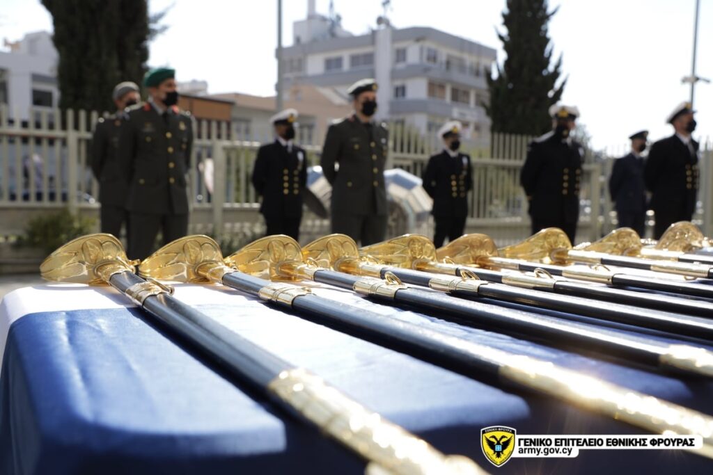 Τελετή Επίδοσης Ξιφών σε Αξιωματικούς