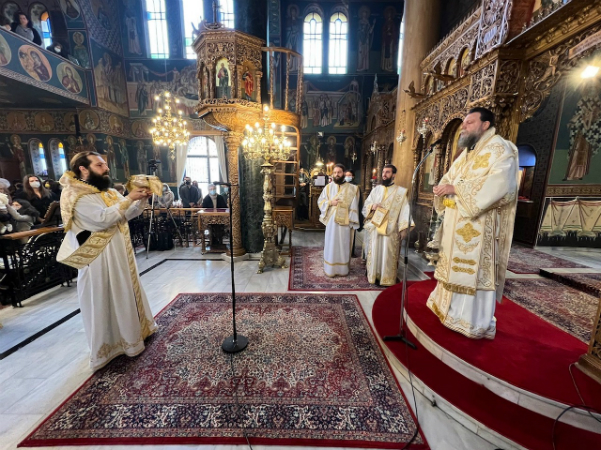 Χειροτονία Πρεσβυτέρου στη Νέα Ιωνία από τον Μητροπολίτη Γαβριήλ (2)