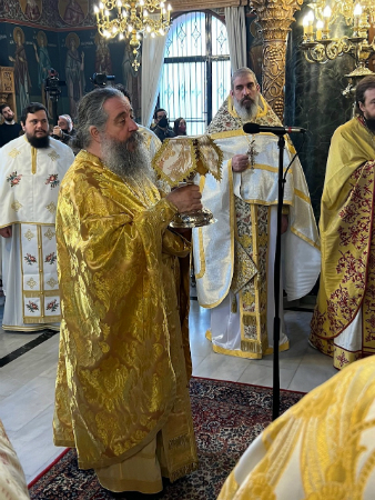 Χειροτονία Πρεσβυτέρου στη Νέα Ιωνία από τον Μητροπολίτη Γαβριήλ (2)