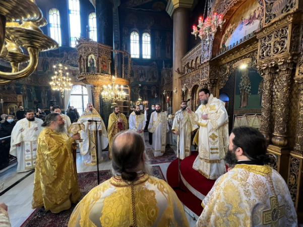 Χειροτονία Πρεσβυτέρου στη Νέα Ιωνία από τον Μητροπολίτη Γαβριήλ (2)