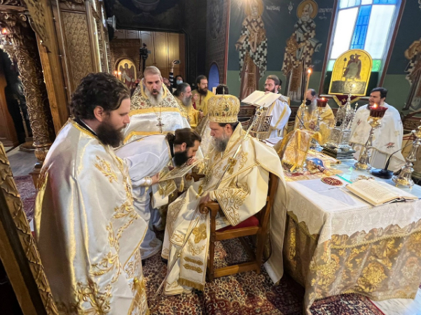 Χειροτονία Πρεσβυτέρου στη Νέα Ιωνία από τον Μητροπολίτη Γαβριήλ (2)