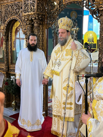 Χειροτονία Πρεσβυτέρου στη Νέα Ιωνία από τον Μητροπολίτη Γαβριήλ (2)