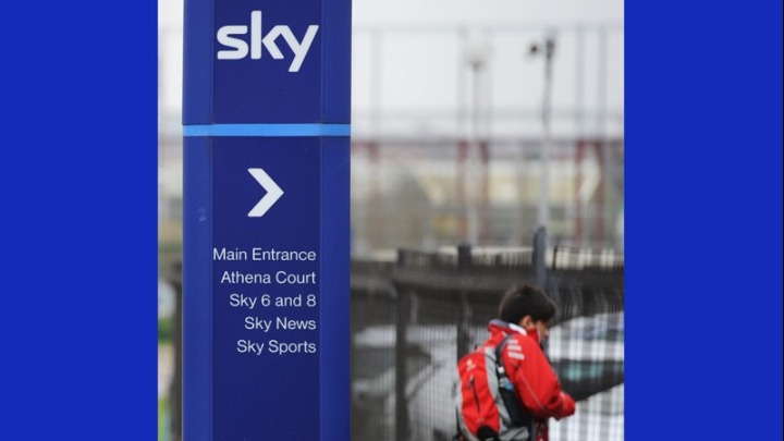 Βρετανοί δημοσιογράφοι του Sky News δέχτηκαν επίθεση από πυρά έξω από το Κίεβο - Ένας τραυματίας