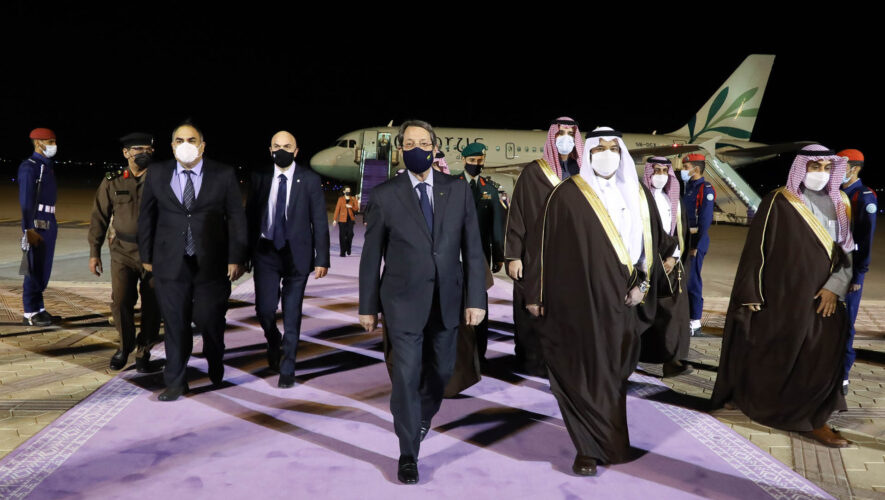 Ο Πρόεδρος της Δημοκρατίας έφθασε στη Σαουδική Αραβία για επίσημη επίσκεψη