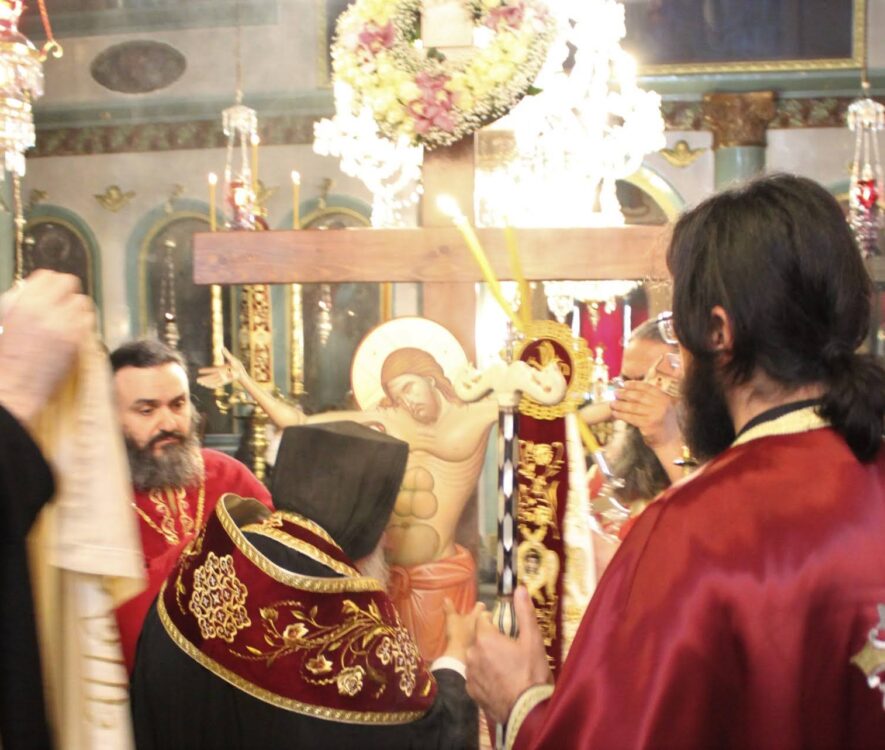 Η ακολουθία της Αποκαθήλωσης από τον Μητροπολίτη Εδέσσης Ιωήλ στον Ιστορικό Ναό των Γιαννιτσών