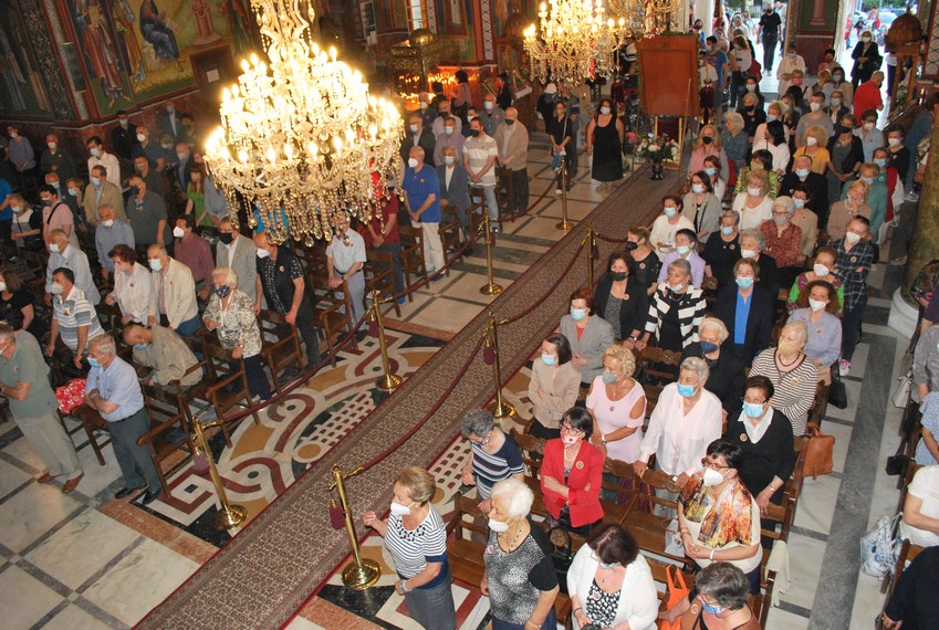 Με Λαμπρότητα τιμά & Εορτάζει η Νέα Σμύρνη την Πολιούχο της Αγία Φωτεινή - Adologala.gr 