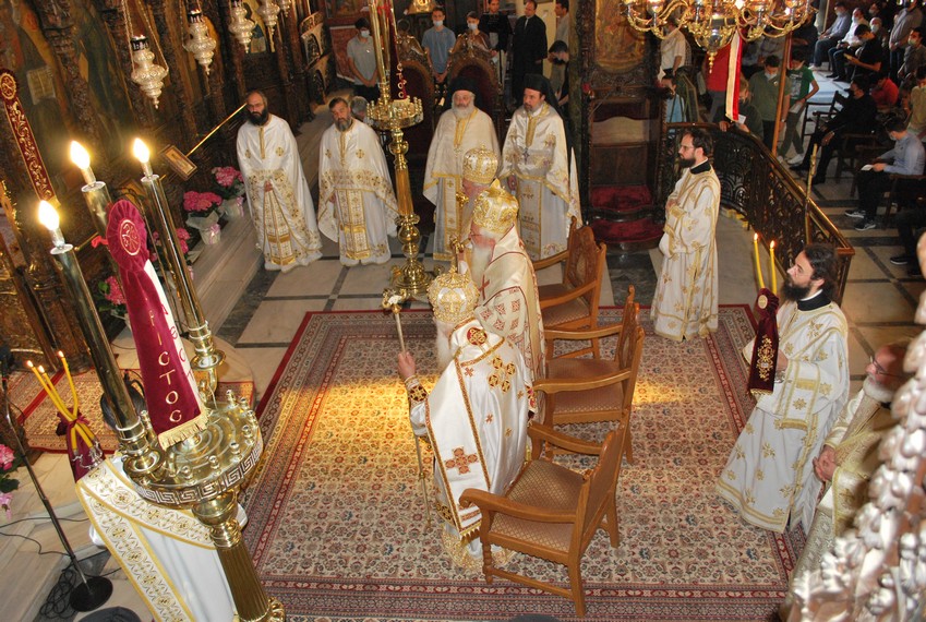 Με πολυαρχιερατική Θεία Λειτουργία εορτάστηκε η Αγία Φωτεινή, πολιούχος Νέας Σμύρνης (2)