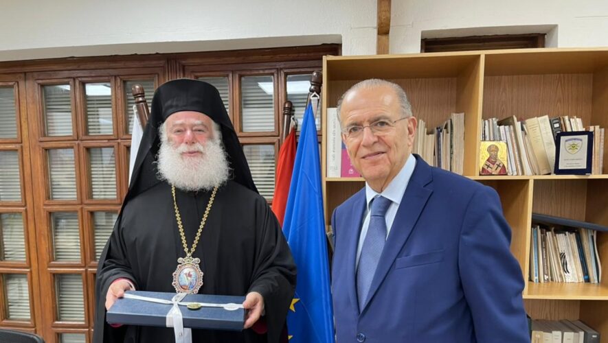 Τον ΥΠΕΞ της Κύπρου Ιωάννη Κασουλίδη δέχθηκε ο Αλεξανδρινός Προκαθήμενος - Adologala.gr
