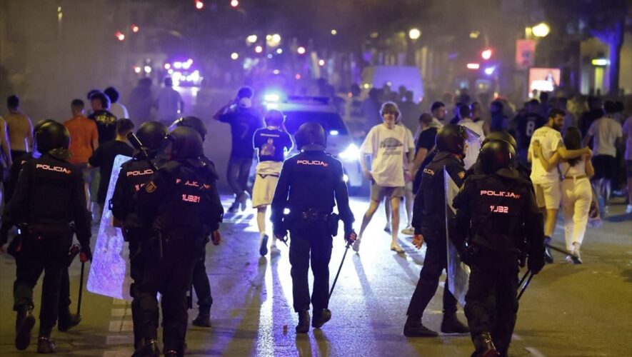 Χάος χθες έξω από το «Stade de France» με 68 συλλήψεις και 238 τραυματίες