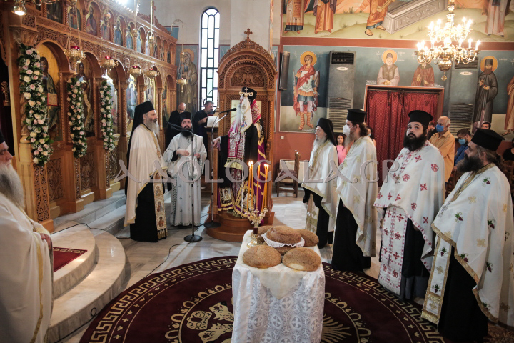 nekrotafeio_sxistou_ieros_naos_genethlion_timios_prodromos_mitropolitis_peiraios_panygiris_2022_adologala_eidiseis_serafeim_sxisto_koimitirio (1)