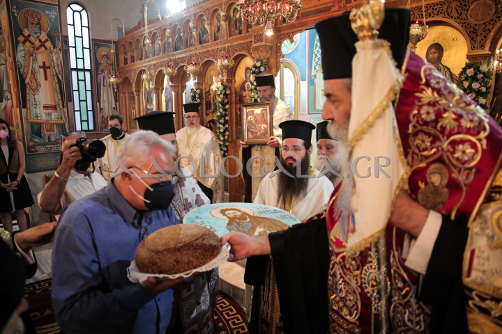 nekrotafeio_sxistou_ieros_naos_genethlion_timios_prodromos_mitropolitis_peiraios_panygiris_2022_adologala_eidiseis_serafeim_sxisto_koimitirio (1)