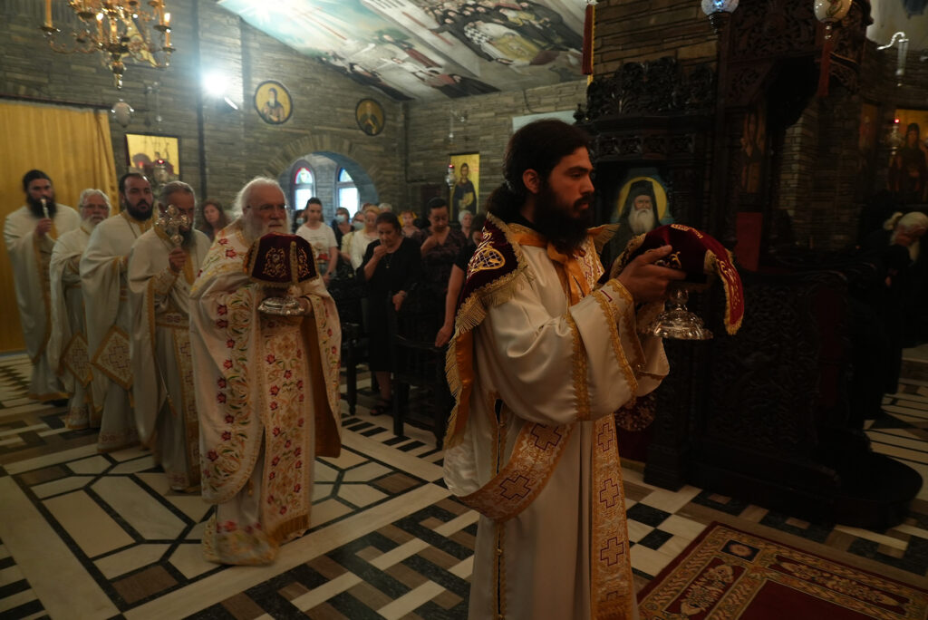 Η εορτή του Αγίου Αυγουστίνου με πολλές ευλογίες στο Τρίκορφο Φωκίδος - Adologala.gr