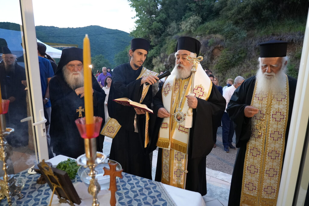 Η εορτή του Αγίου Αυγουστίνου με πολλές ευλογίες στο Τρίκορφο Φωκίδος - Adologala.gr