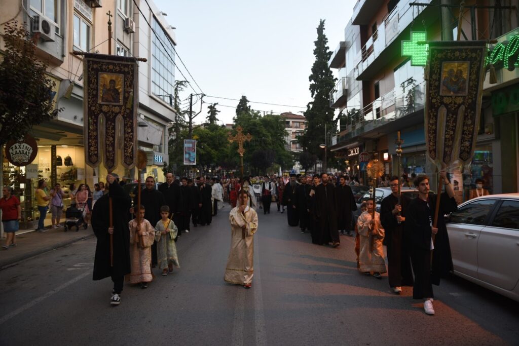Λαμπρά εόρτασαν τα Γιαννιτσά του πολιούχους τους, Αγίους Πρωτοκορυφαίους Αποστόλους Πέτρο & Παύλο - Adologala.gr 