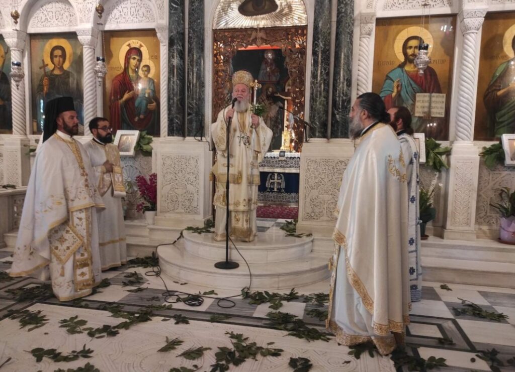 Ο εορτασμός της Αγίας Πεντηκοστής στην Ιερά Μητρόπολη Χαλκίδος - Adologala.gr
