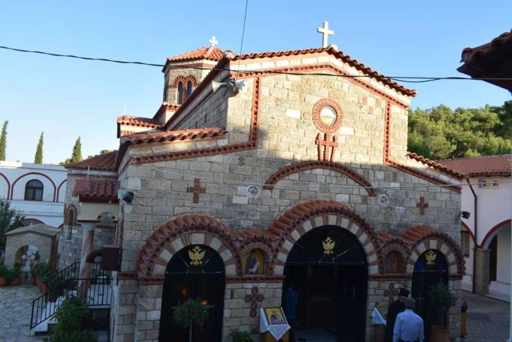 Λαμπρά τα Ονομαστήρια του Μητροπολίτη Ιλίου Αθηναγόρα - Adologala.gr