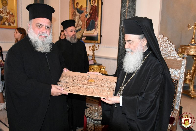 Τον Πατριάρχη Ιεροσολύμων Θεόφιλο επισκέφθηκε ο Μητροπολίτης Κιτίου Νεκτάριος - Adologala.gr 