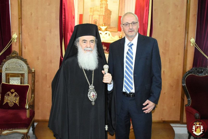 Τον Αρχηγό του ΠΝ της Ελλάδος, Στυλιανό Πετράκη δέχθηκε ο Πατριάρχης Θεόφιλος - Adologala.gr