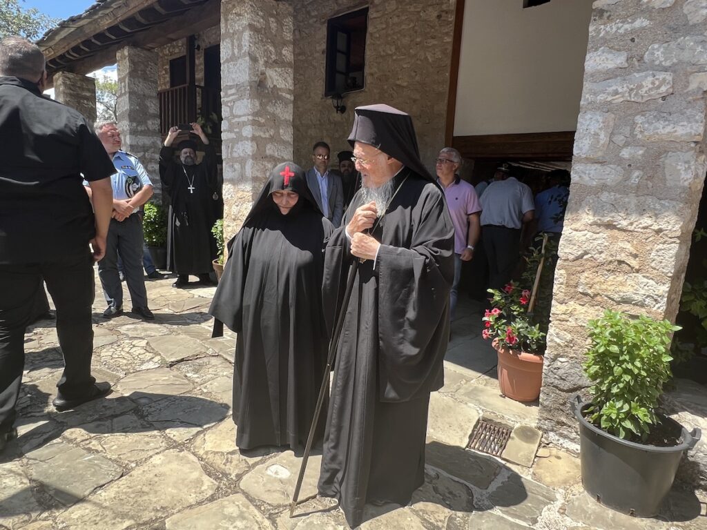 Ο Πατριάρχης του Γένους προσκύνησε & ευλόγησε ιστορικές Ιερές Μονές της Ι.Μ. Ιωαννίνων - Adologala.gr